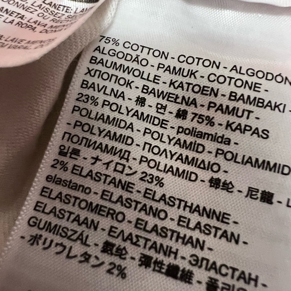 Levi’s Short for Men and Orange  floral color - Picture 7 of 7